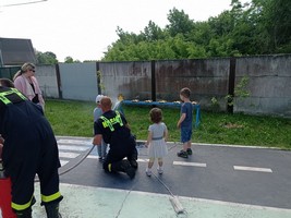 Deň s hasičmi a policajtami.Obrázok 87