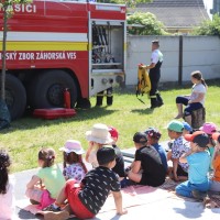 Deň detí s hasičmiObrázok 30