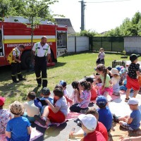Deň detí s hasičmiObrázok 37